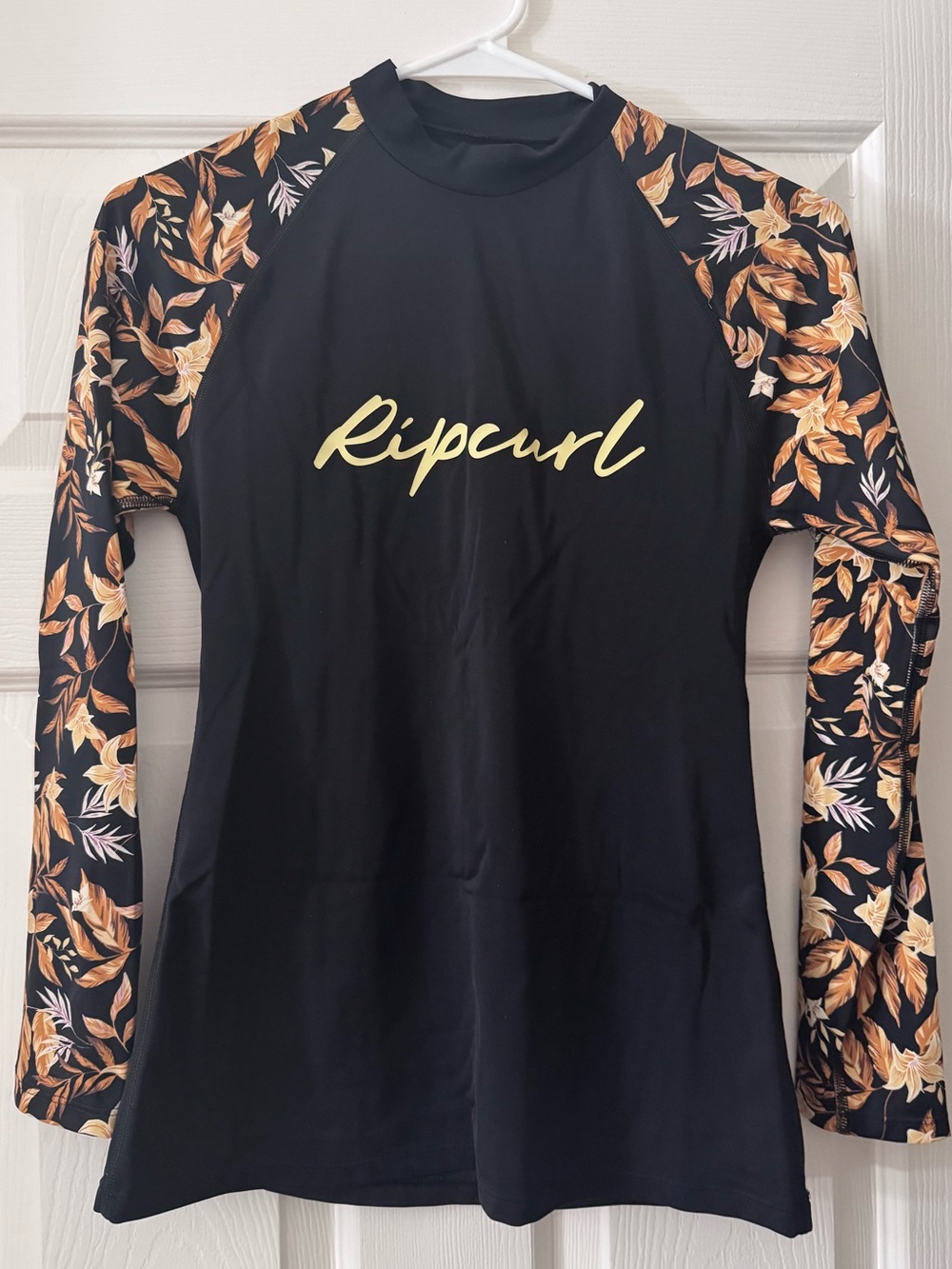 Rip Curl La Isla UPF 50+ Long Sleeve Rash Guard - Picture 2 of 5